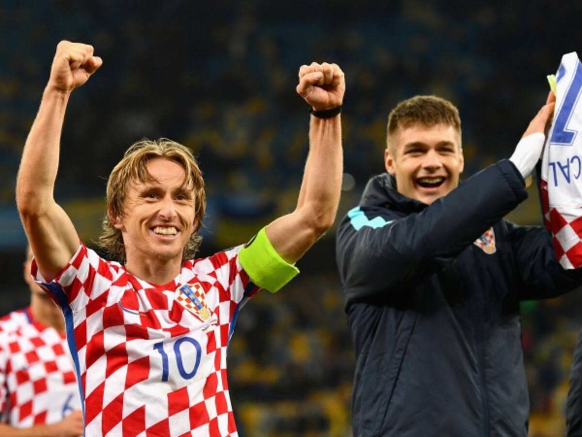 Lidera po Modric, Croacia busca la ventaja ante Grecia en la repesca