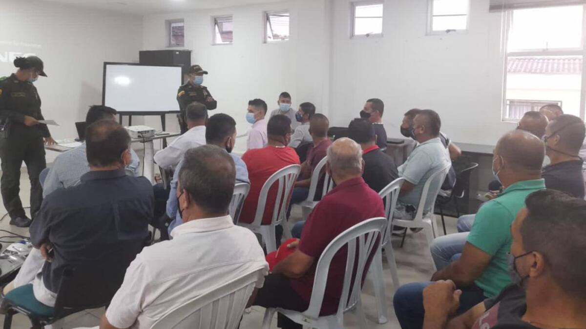 Dialogaron con taxistas de Chinchiná para generar estrategias de seguridad