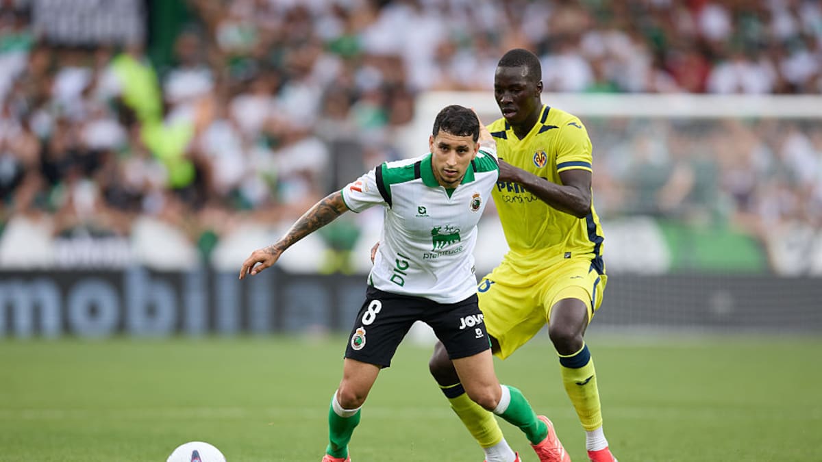 Gustavo Puerta jugó los 90 minutos en su debut en primera división española con Racing de Santander