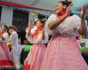El folclor hace parte de la agenda cultural del Festival Departamental del Café