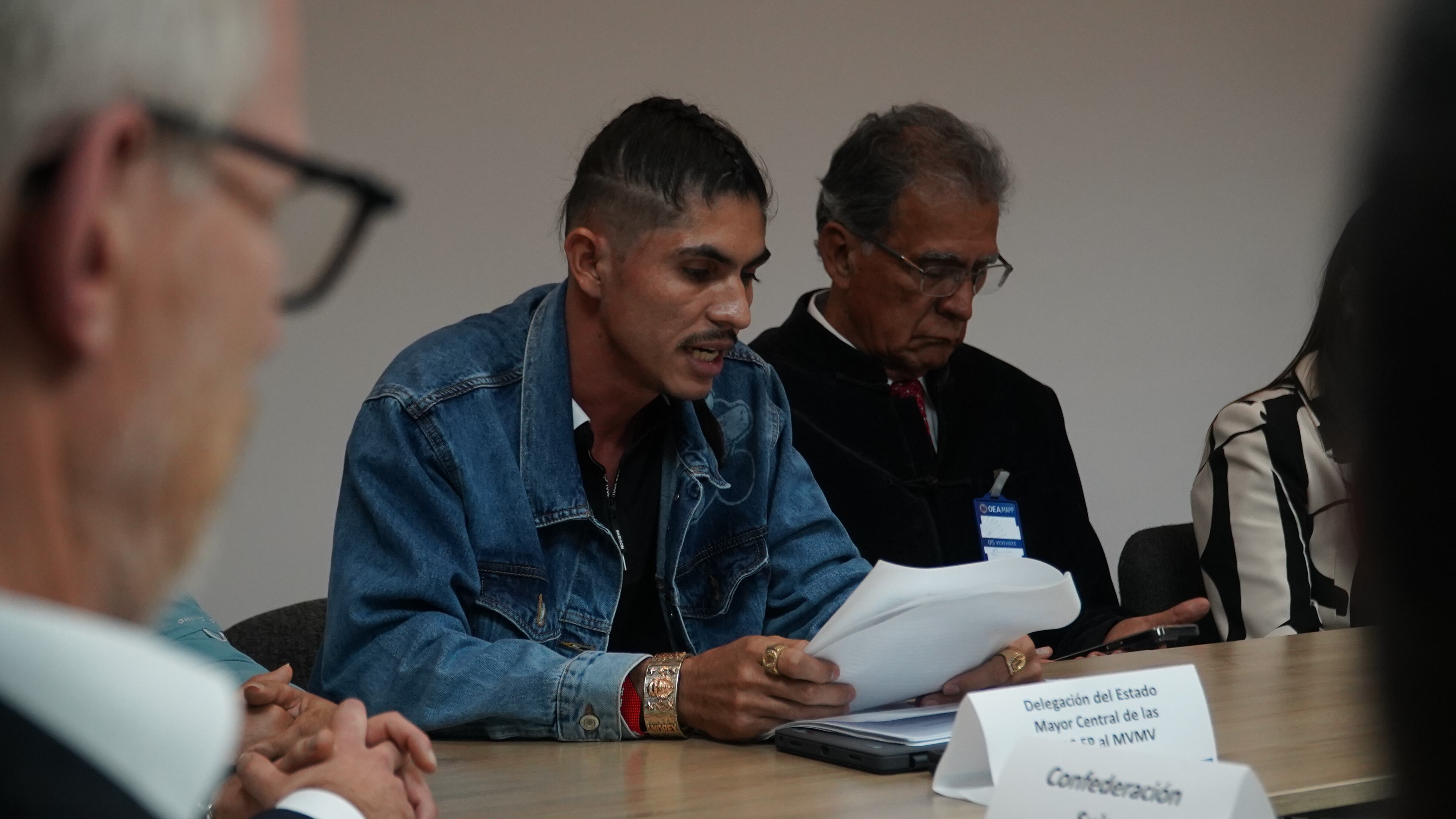 Monitoreo y Verificación que se encargará de verificar el cumplimiento del Acuerdo de Respeto a la Población Civil y Cese al Fuego entre el gobierno y las disidencias. en la foto: Andrey Avendaño y Camilo González Posso (Cortesía OACP).