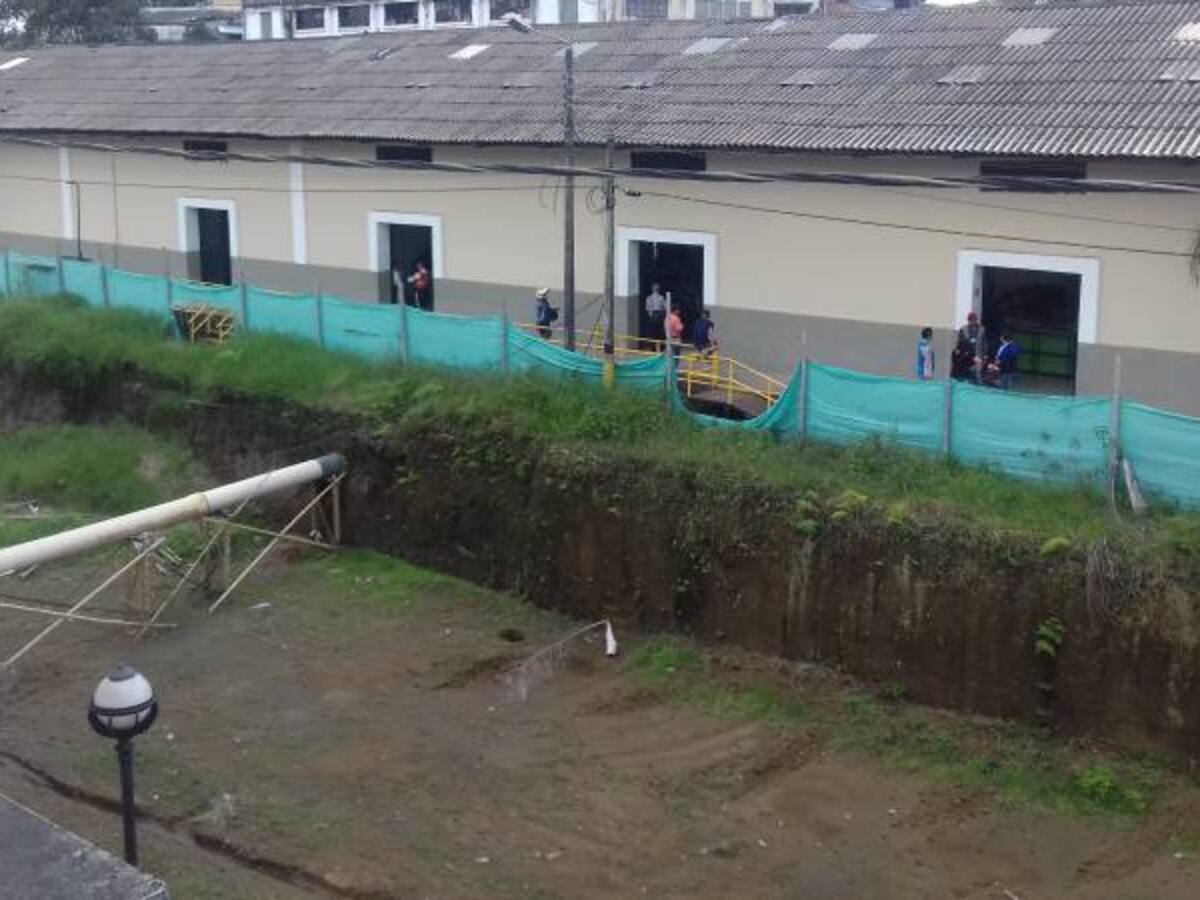 Proyecto de la antigua Estación del Ferrocarril en Armenia convertido en elefante blanco