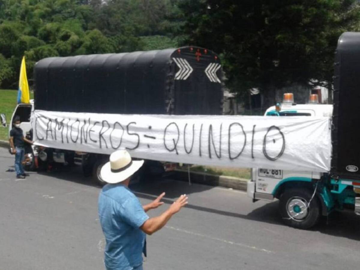 70% de los camioneros que bloqueaban la vía La Línea están laborando