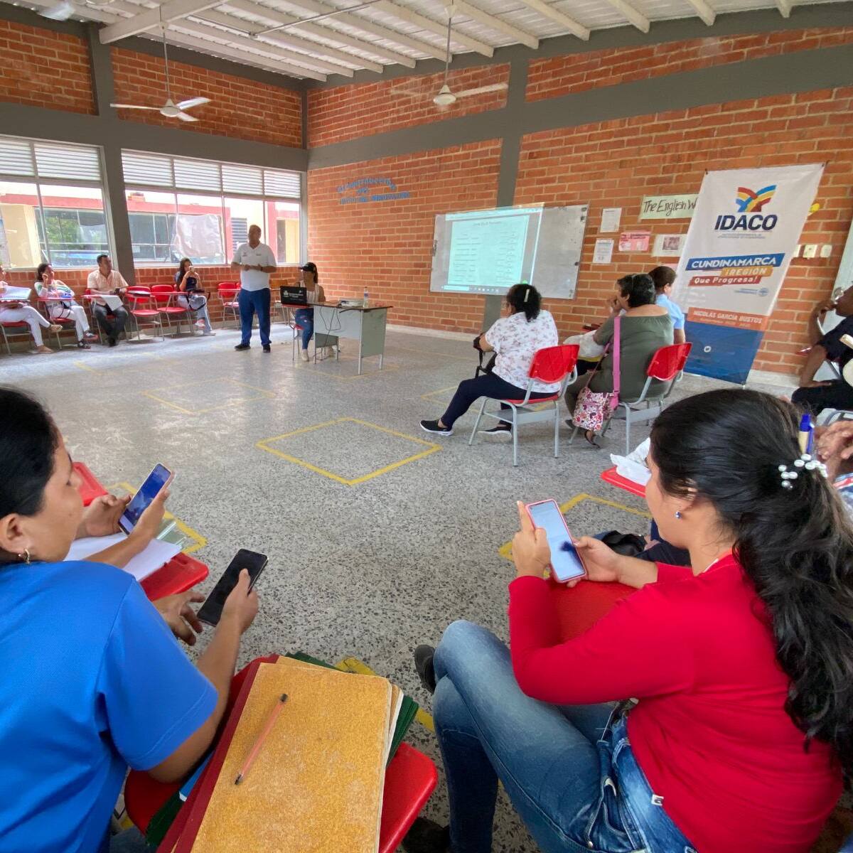 Comunales podrán avanzar en sus estudios de bachillerato y universidad
