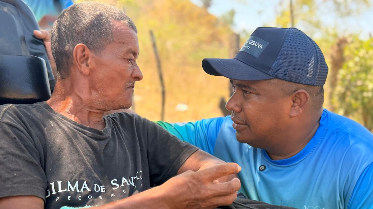 De casa en casa, así rinde cuentas Arnaldo Beltrán, alcalde de Santa Catalina, Bolívar