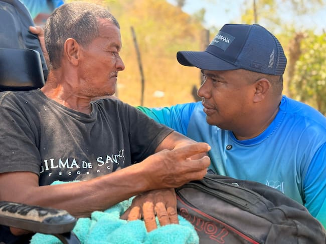 De casa en casa, así rinde cuentas Arnaldo Beltrán, alcalde de Santa Catalina, Bolívar