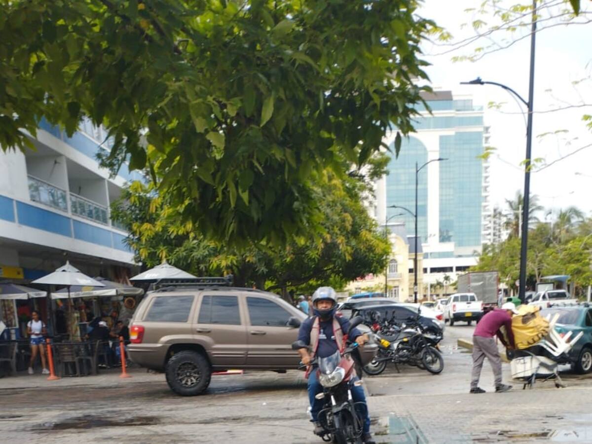 Motociclistas ‘invaden’ con imprudencias el Centro Histórico de Santa Marta