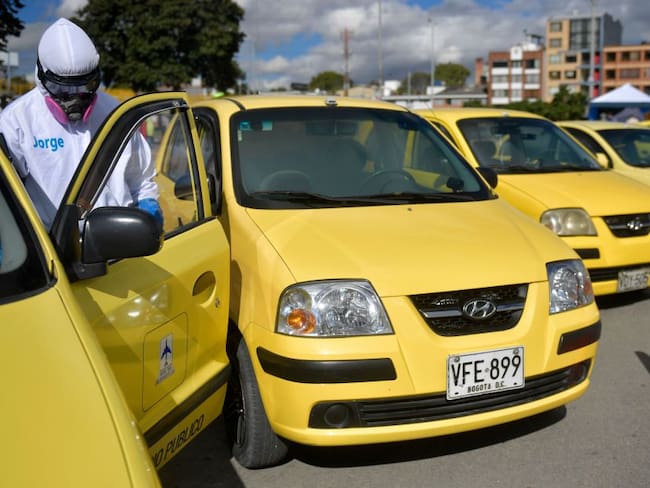 Radican proyecto de Ley que eliminaría el sistema de cupos a los taxis