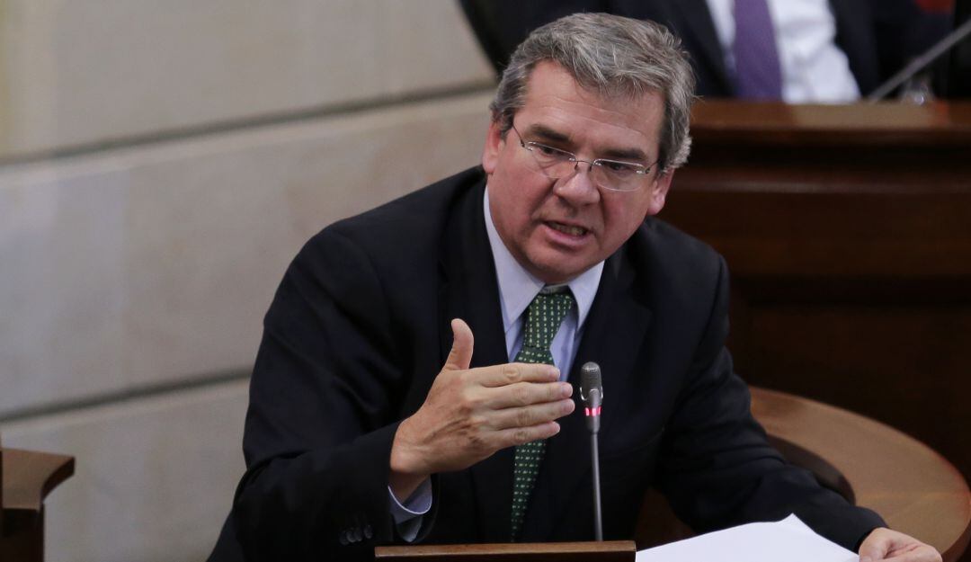 Varón Cotrino fue elegido con 13 votos a favor