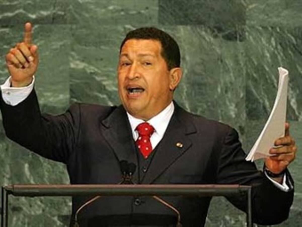 Chávez arremete contra Santos