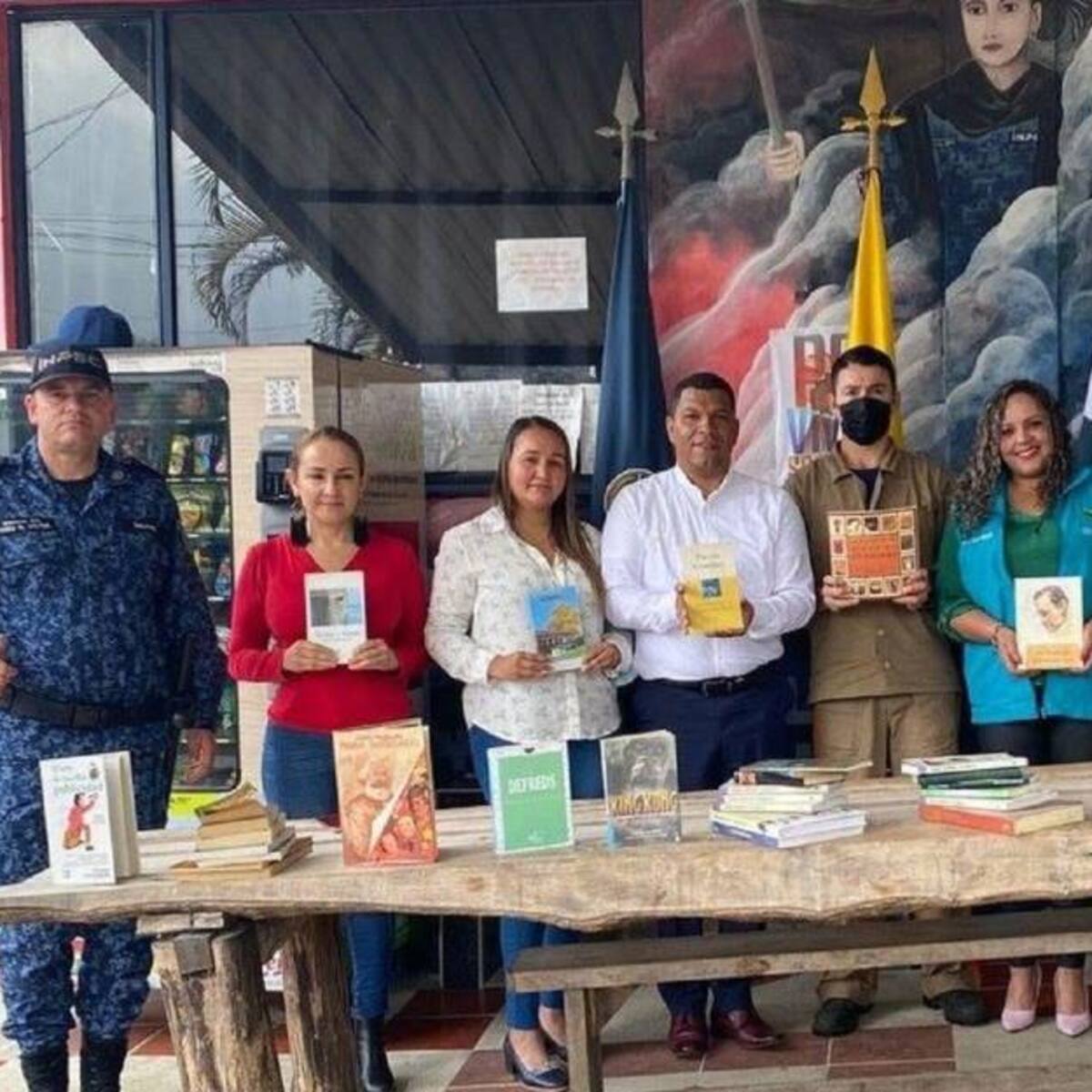 Entrega masiva de libros en centros penitenciarios de Manizales