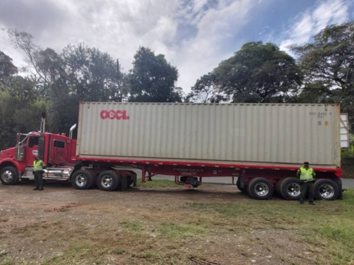 Incautan mercancía de contrabando avaluada en más de mil millones de pesos