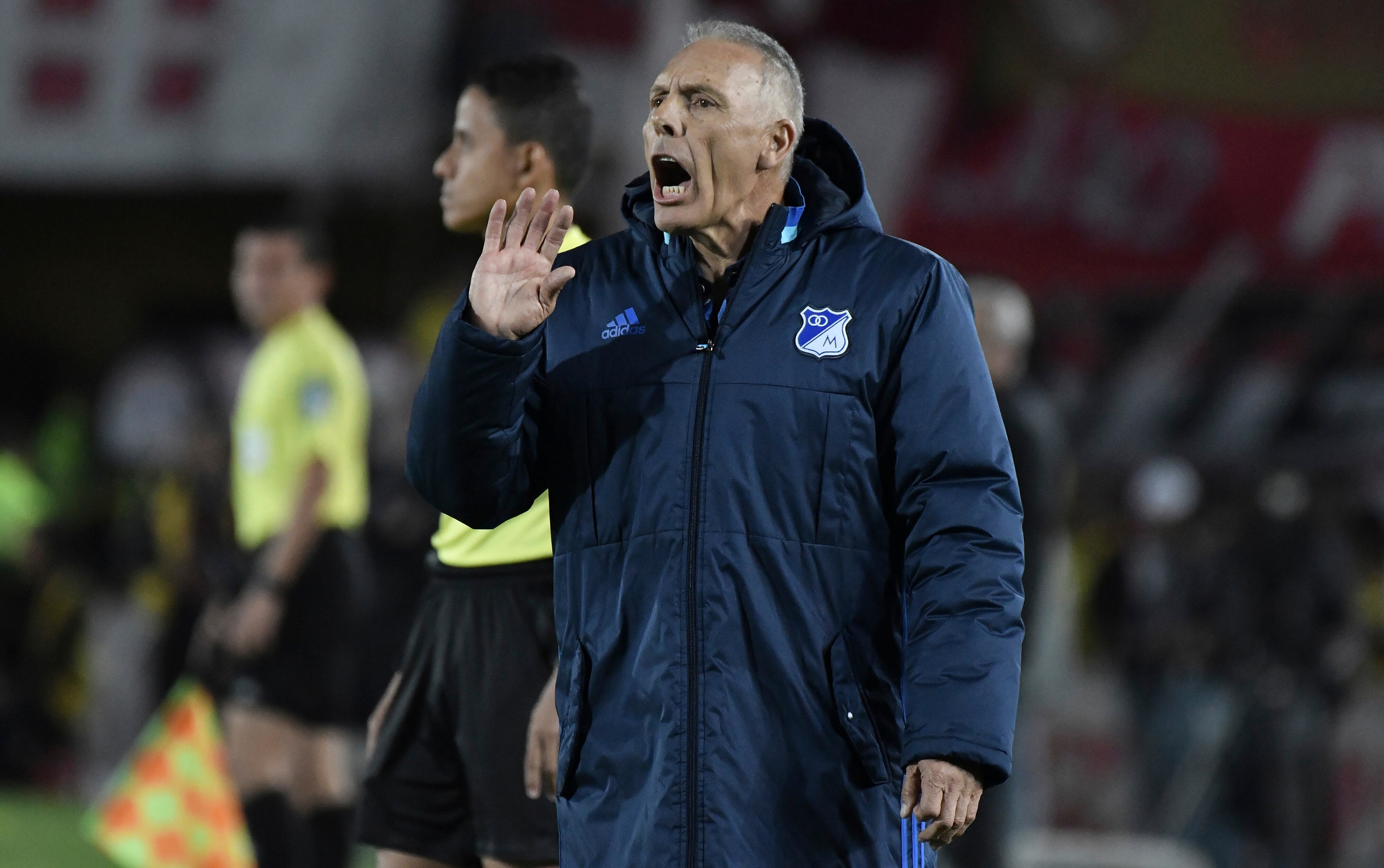 Miguel Angel Russo en su paso por Millonarios.  (Photo by Gabriel Aponte/Getty Images)