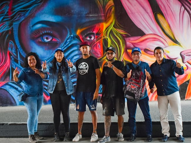 El puente de la carrera quinta con calle 19 fue recuperado con arte urbano