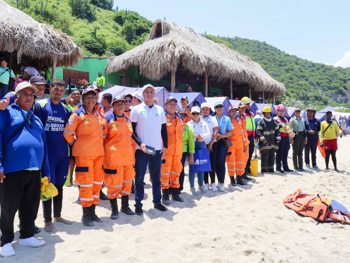 Simulacro de emergencia en Playa Blanca para continuidad de recertificación Bandera Azul