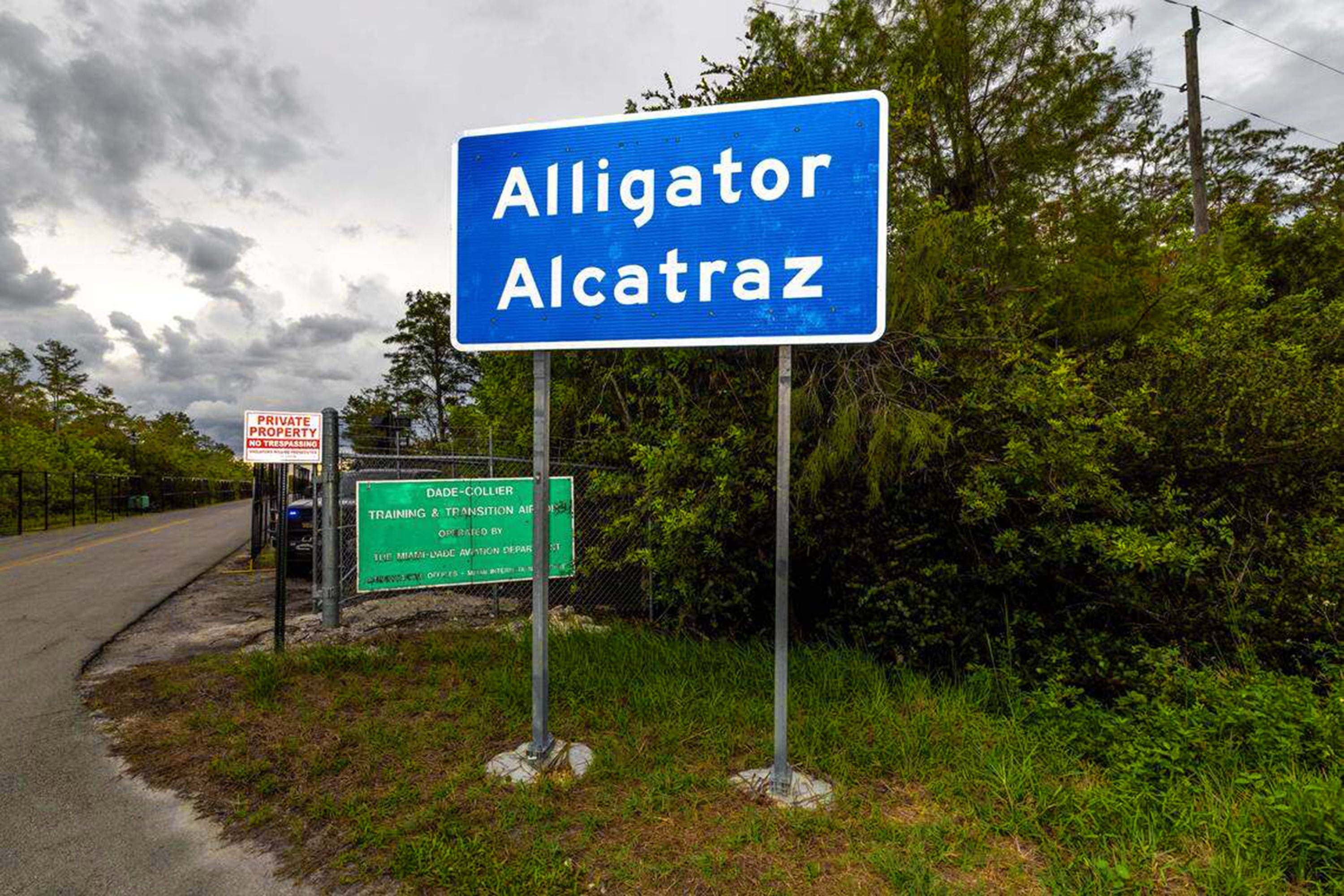 Florida planea el cierre de 'Alligator Alcatraz' por altos costos, según el New York Times  (D.A. Varela/The Miami Herald/Tribune News Service via Getty Images)