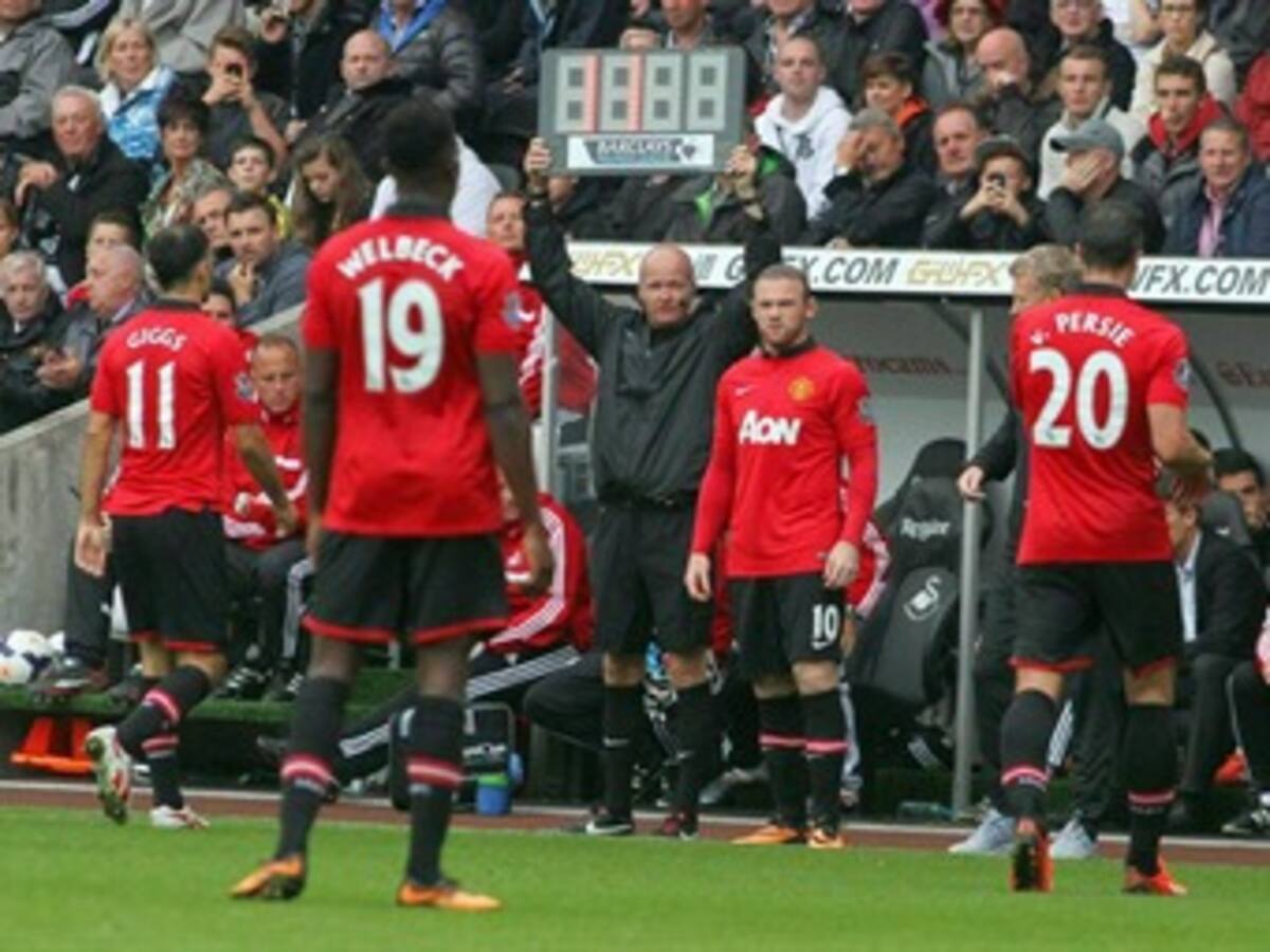 Manchester United inició como líder de la Liga Premier