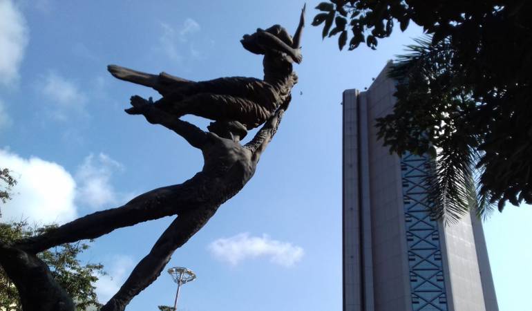 Todos los días a 5:45, 6:48, 7:48 y 8:45 a.m. escuche la información local en Caracol Radio 