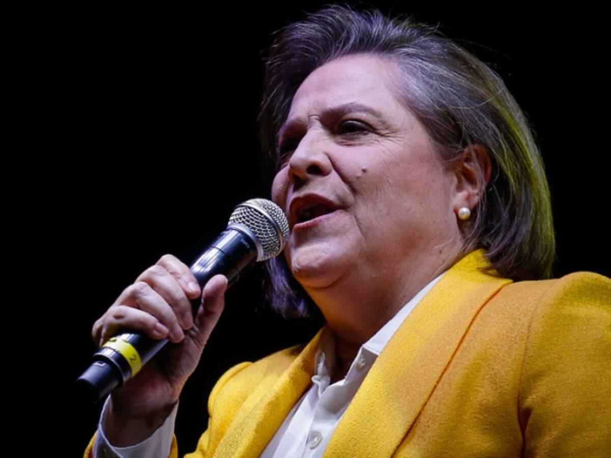 Senador pide a Comisión de Ética del Polo investigar a Clara López