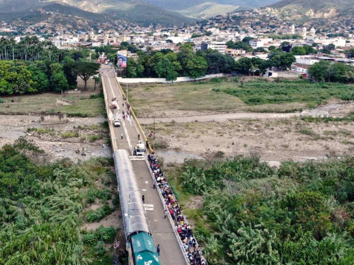 Apertura fronteriza generará 2.000 millones USD de intercambio comercial: Maduro