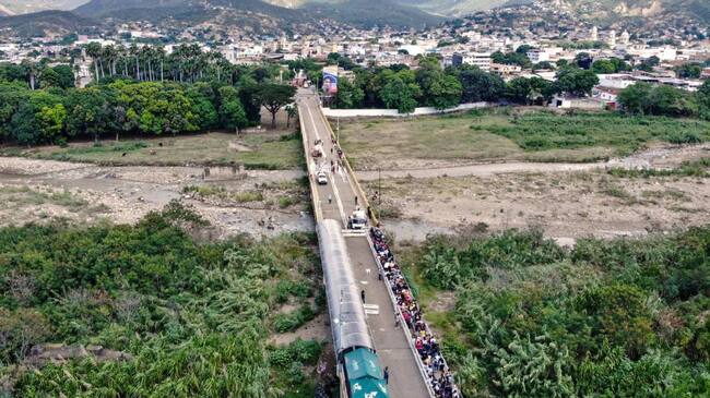 Uno de los pasos fronterizos entre Colombia y Venezuela. Foto: Getty
