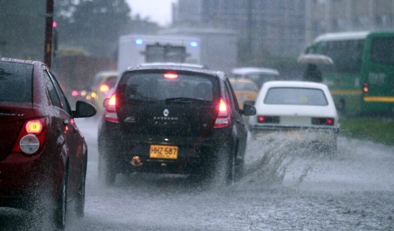 De acuerdo con las autoridades aunque se ha reducido el riesgo por incendios forestales, las alertas aún se mantienen.
