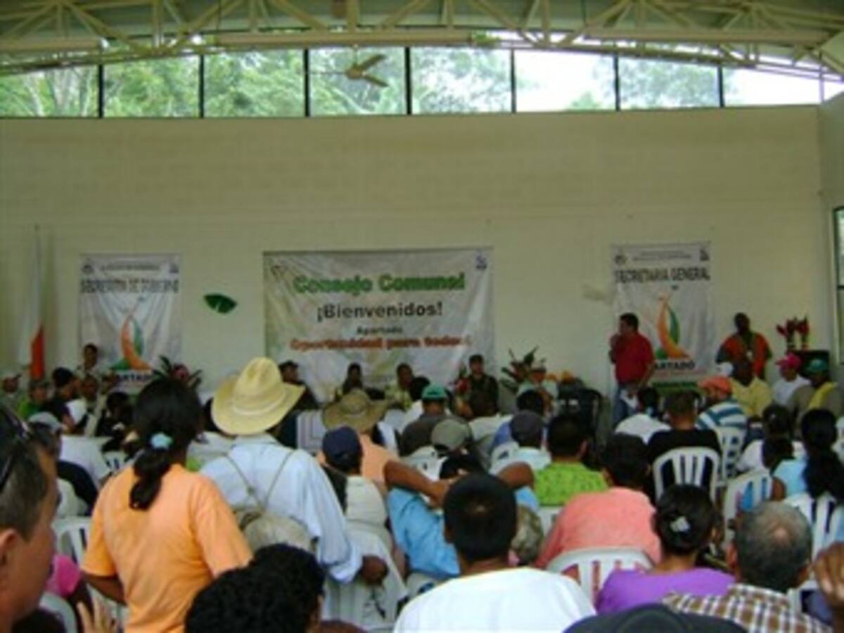 Desmovilizado denuncia que la Comunidad de paz de Apartado es fachada de las Farc