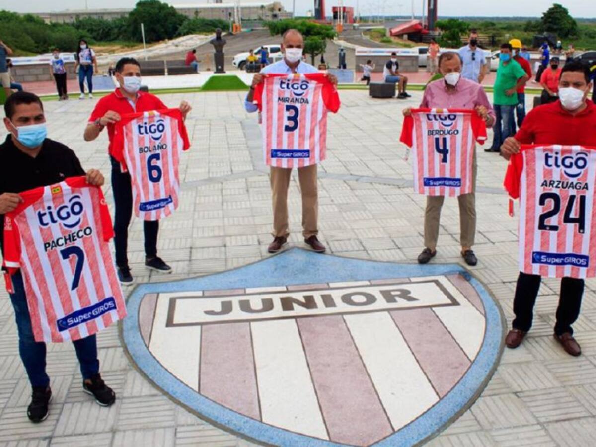 Cinco glorias del Junior dejan sus huellas en La Ventana de Campeones