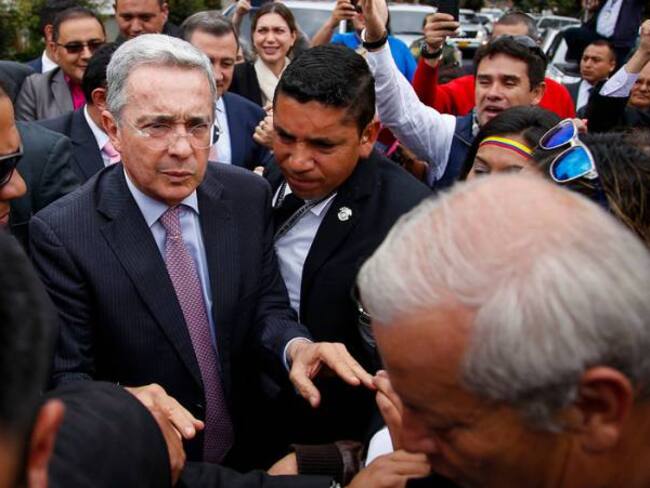 Estoy acostumbrado a las infamias en época electoral: Uribe