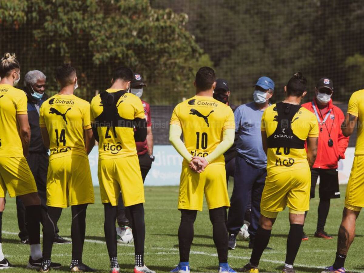 ‘Bolillo’ Gómez supera el covid-19 y regresa a los entrenamientos del DIM