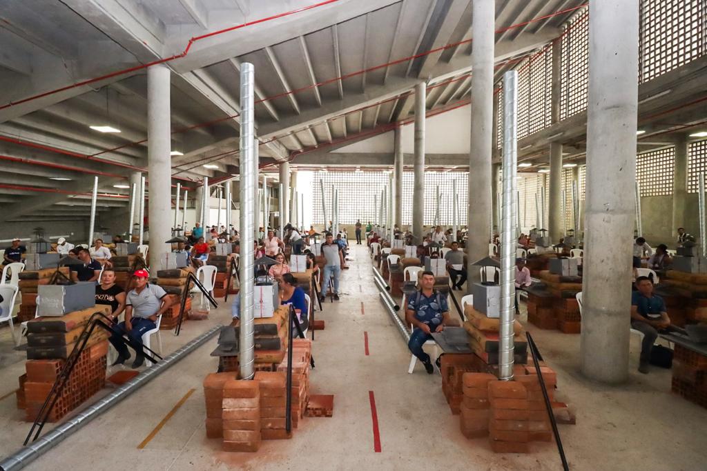 Reduce en un 54% la emisión de dióxido de carbono (CO2).