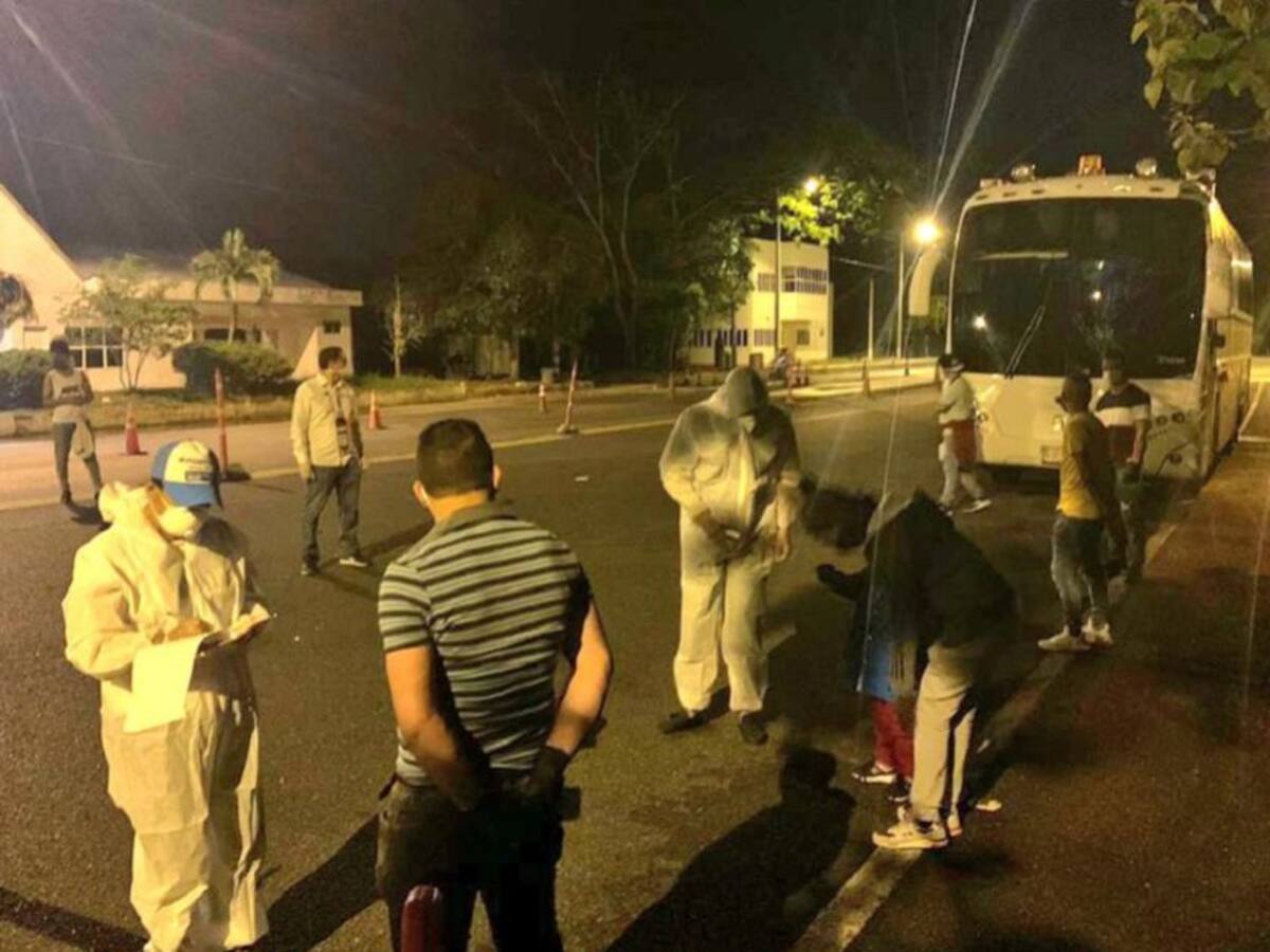 Retenido un bus que pretendía ingresar a Montería con un permiso falso
