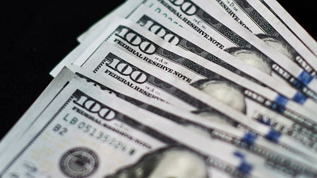 Dólar superó barrera de los $3.000. Foto: Getty Images
