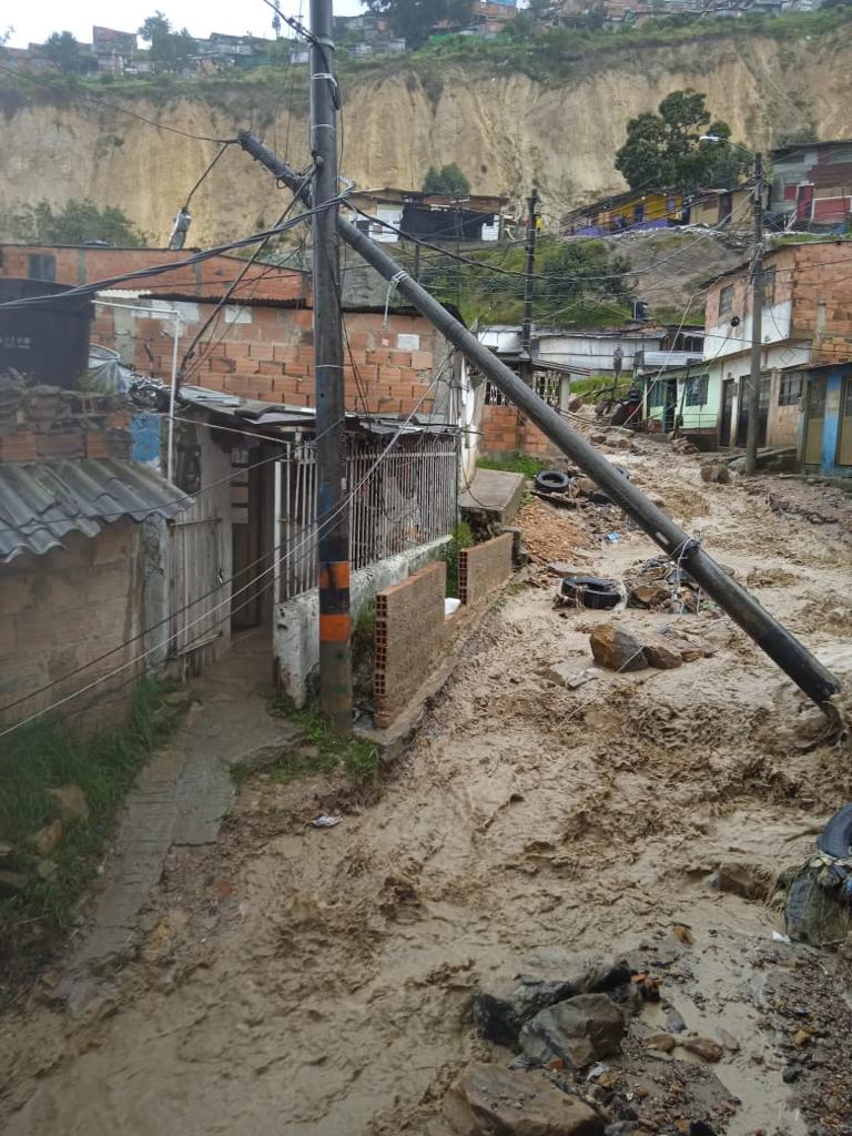Calles de Soacha afectadas por las lluvias en la comuna 6.