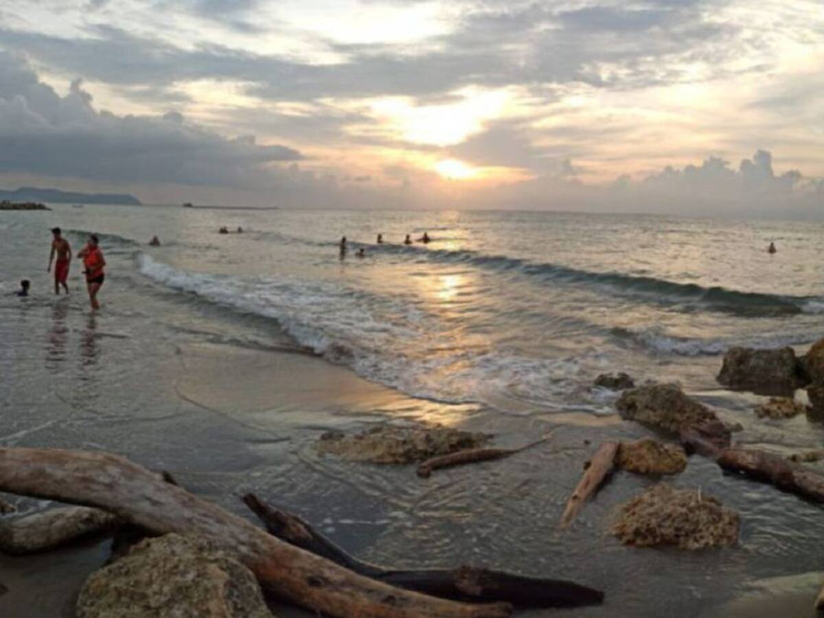 Avanza búsqueda de joven que desapareció en playas de Puerto Colombia