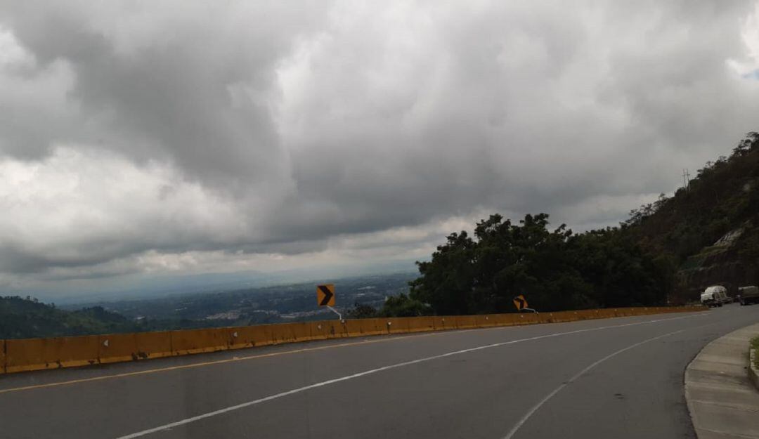 Armenia y el Quindío con cielo nublado
