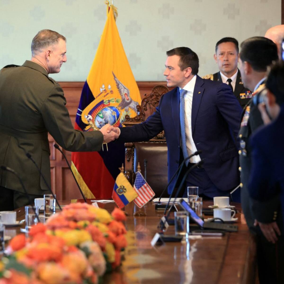 Noboa se reúne con Comando Sur de EE.UU. para coordinar acciones contra “narcoterrorismo”