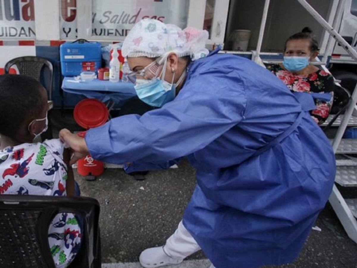 Colombia continúa registrando un incremento leve en los contagios por COVID