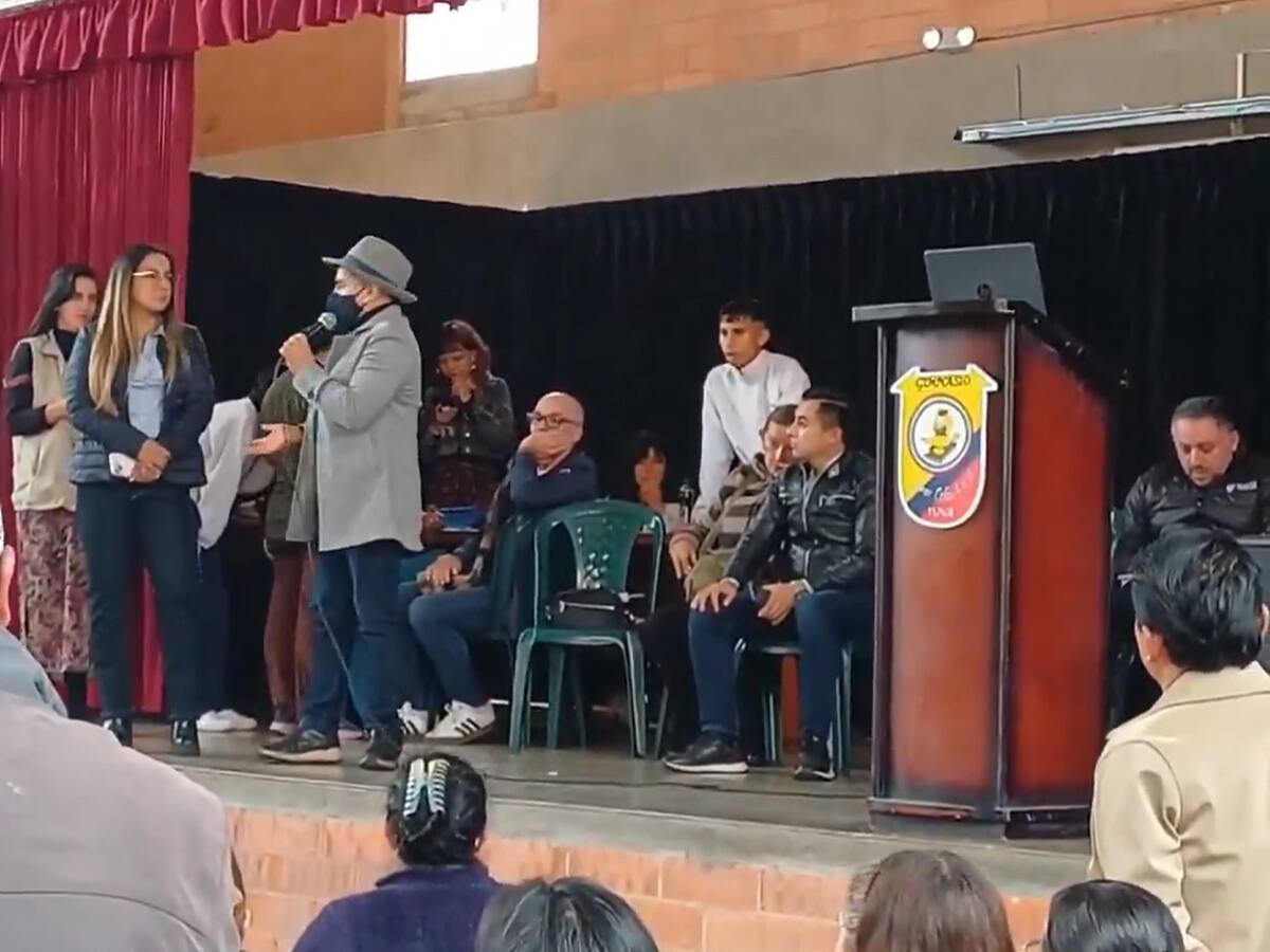 Protesta en colegio de Tunja destapa conflicto por jornada escolar y despidos docentes