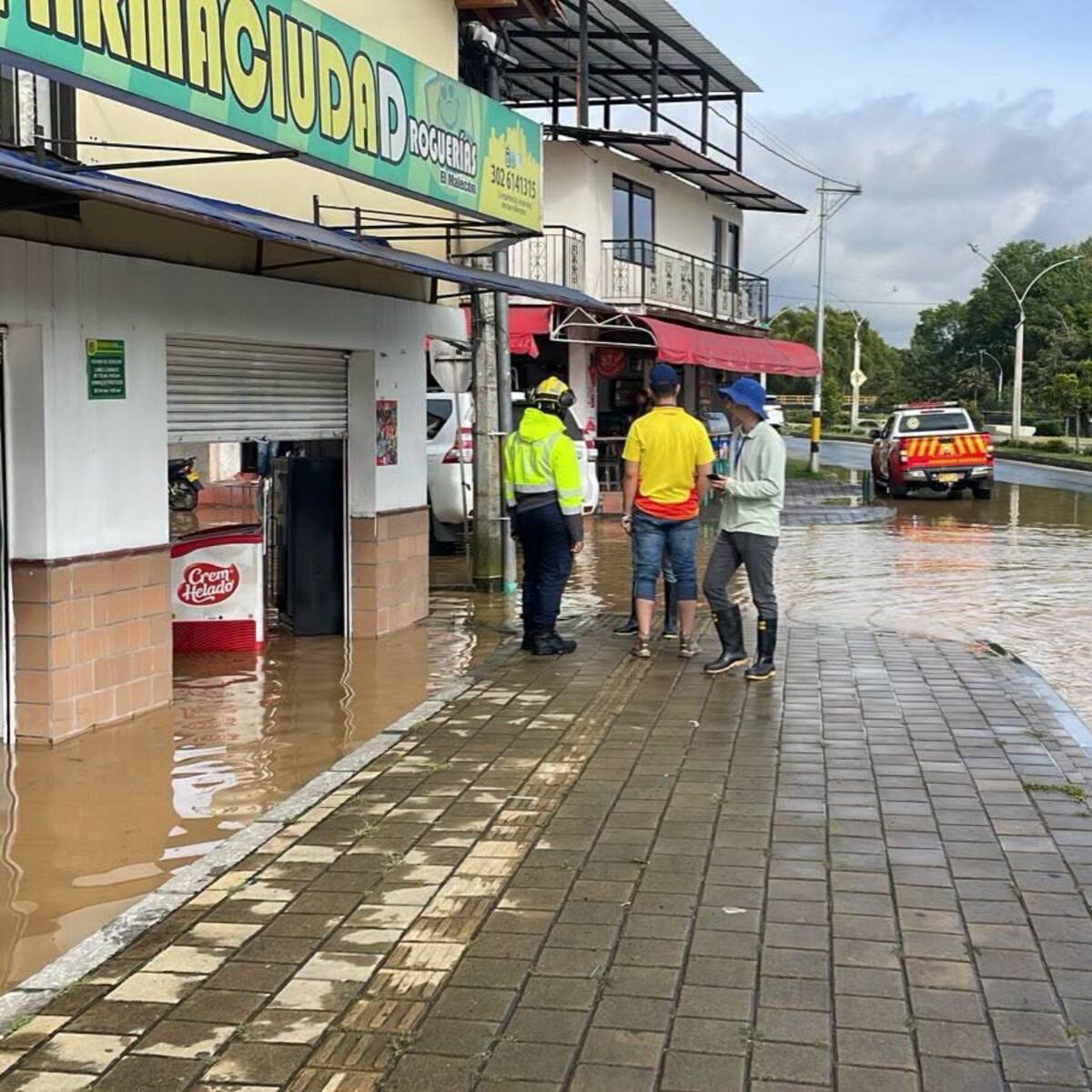 En Marinilla llovió en dos horas lo que se esperaba en un mes y ocasionó afectaciones al comercio