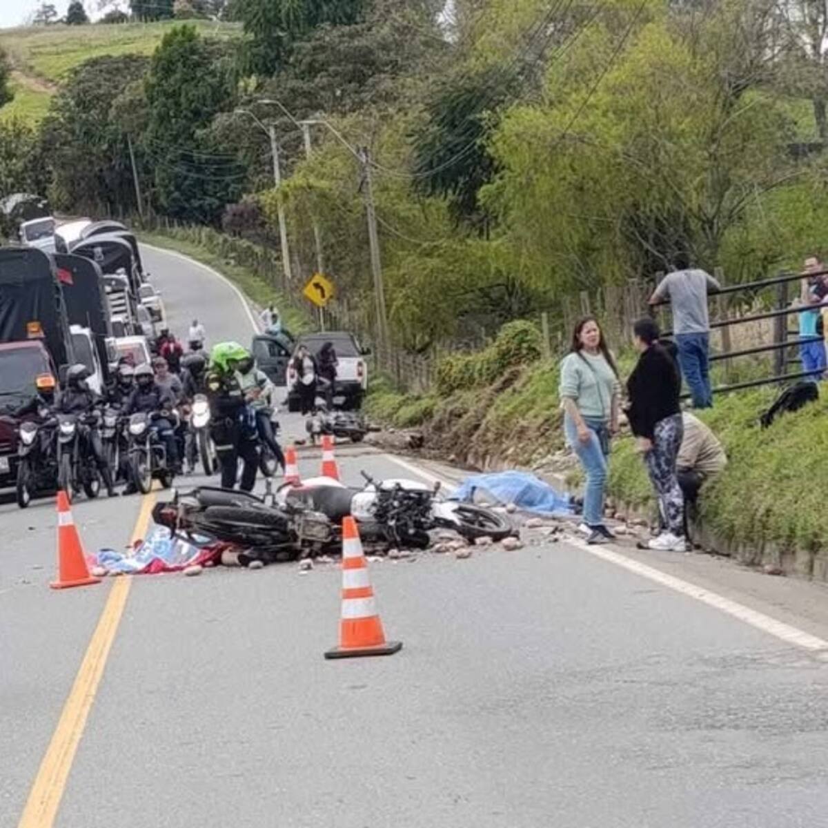 Tres personas murieron, entre ellas una menor de edad, en un accidente de tránsito en San Pedro