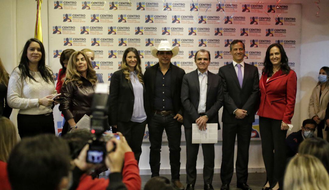 Precandidatos del Centro Democrático podrán revisar resultados de encuesta