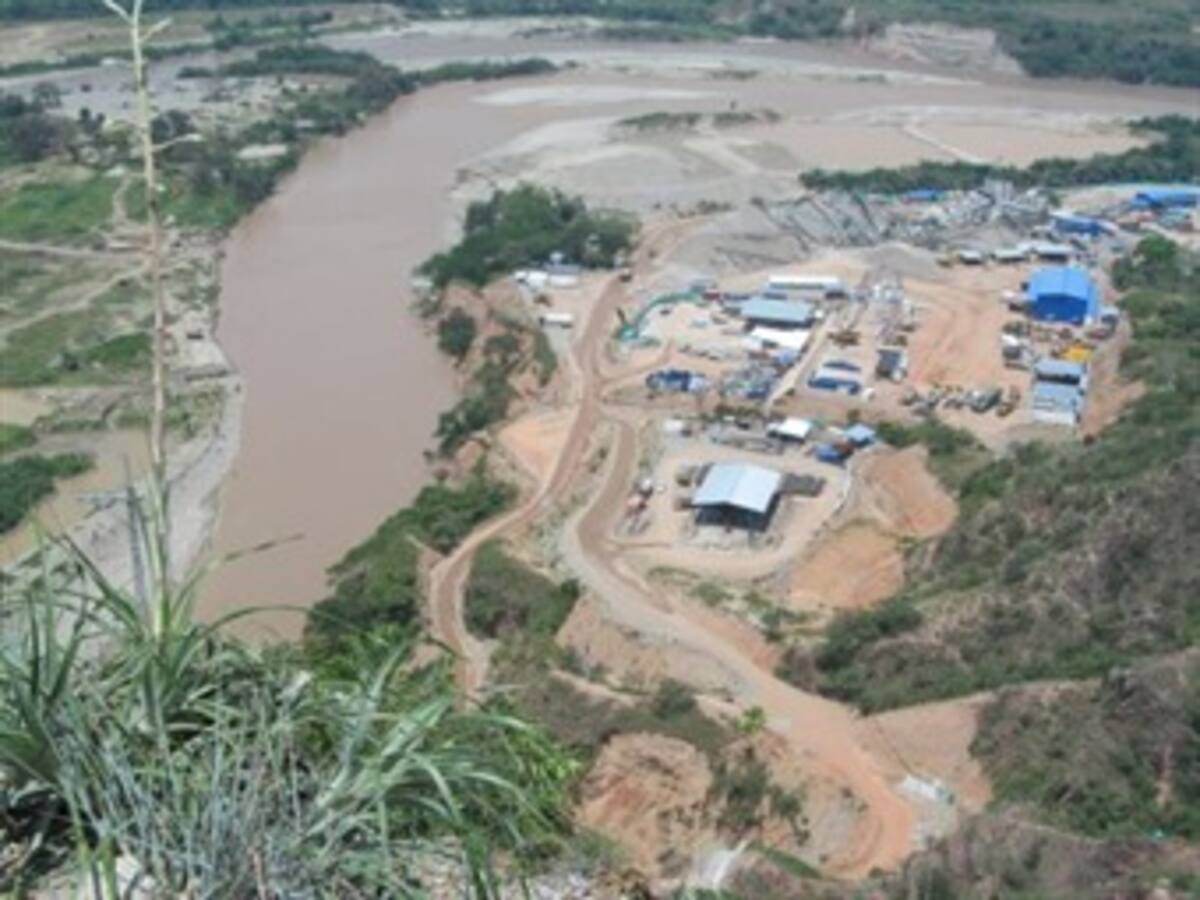 Campesinos e indígenas del Huila protestan por construcción de la hidroeléctrica el Quimbo