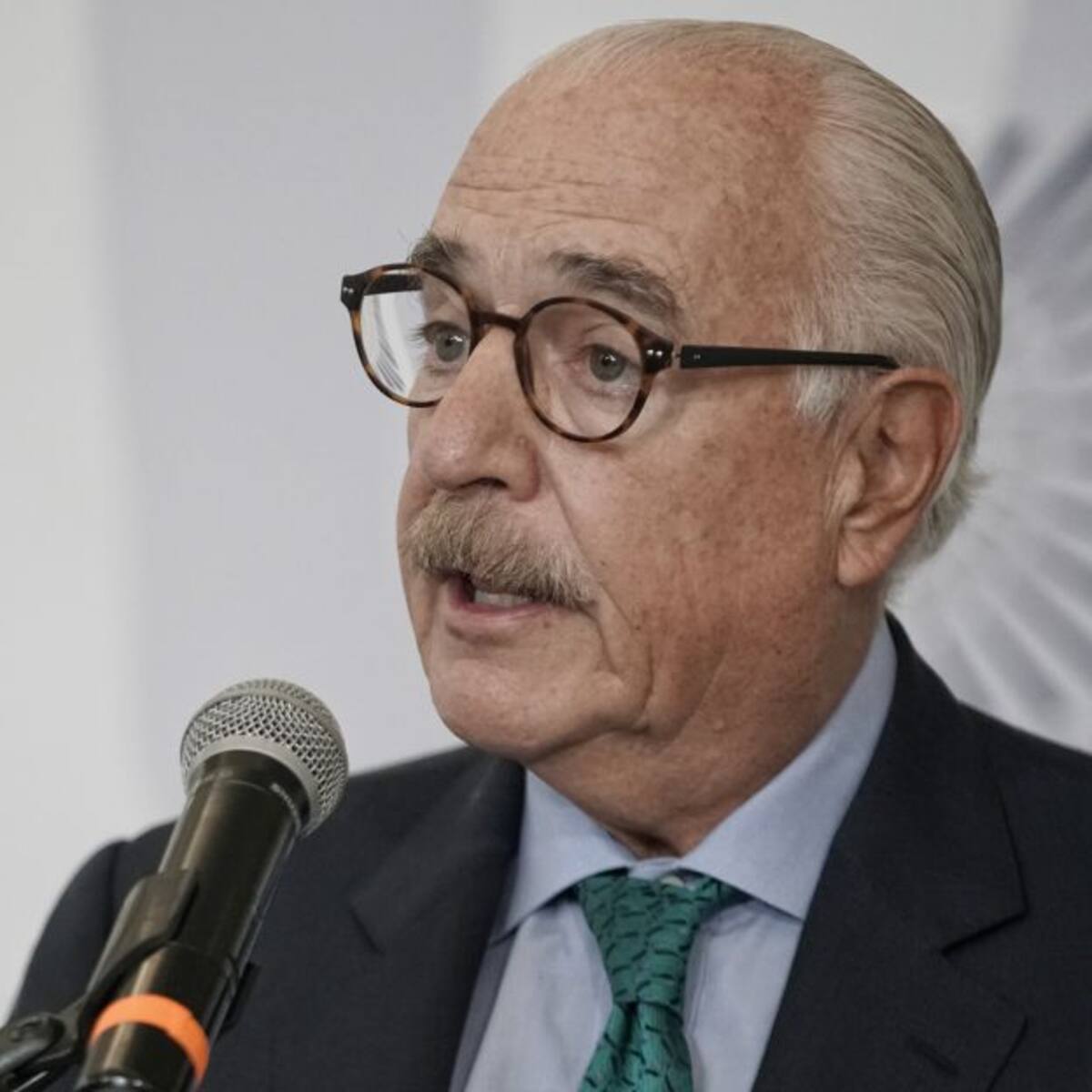 Pastrana agradeció respaldo de sus exfuncionarios tras ser mencionado en caso Epstein: “me honran”