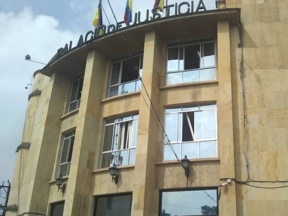 Jueces de Ibagué no cuentan con trajes especiales