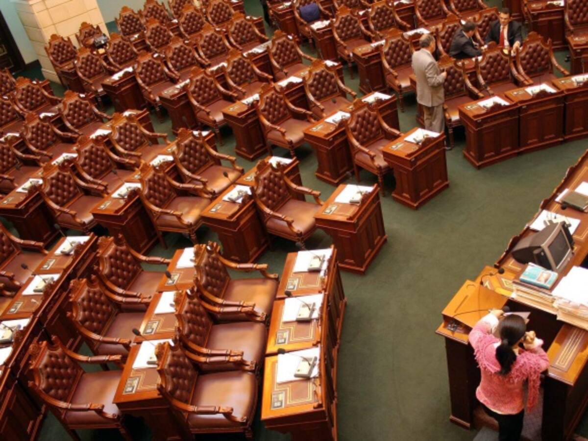 Funcionarios que no asistan a debates serán sancionados