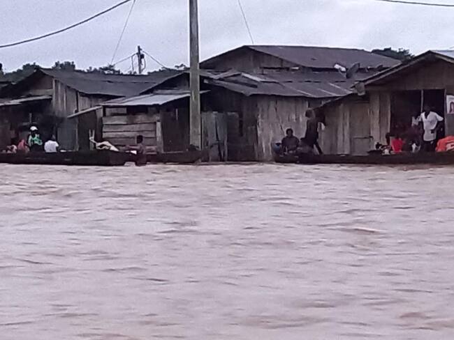Al menos 50 casas quedaron bajo el agua y al menos 1.300 personas están damnificadas. Foto: Alcaldía Vigía del Fuerte.