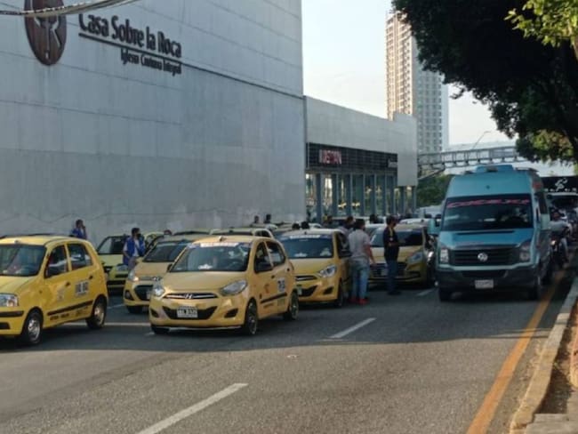 &quot;Alcalde salve la movilidad en Bucaramanga&quot;: Taxistas