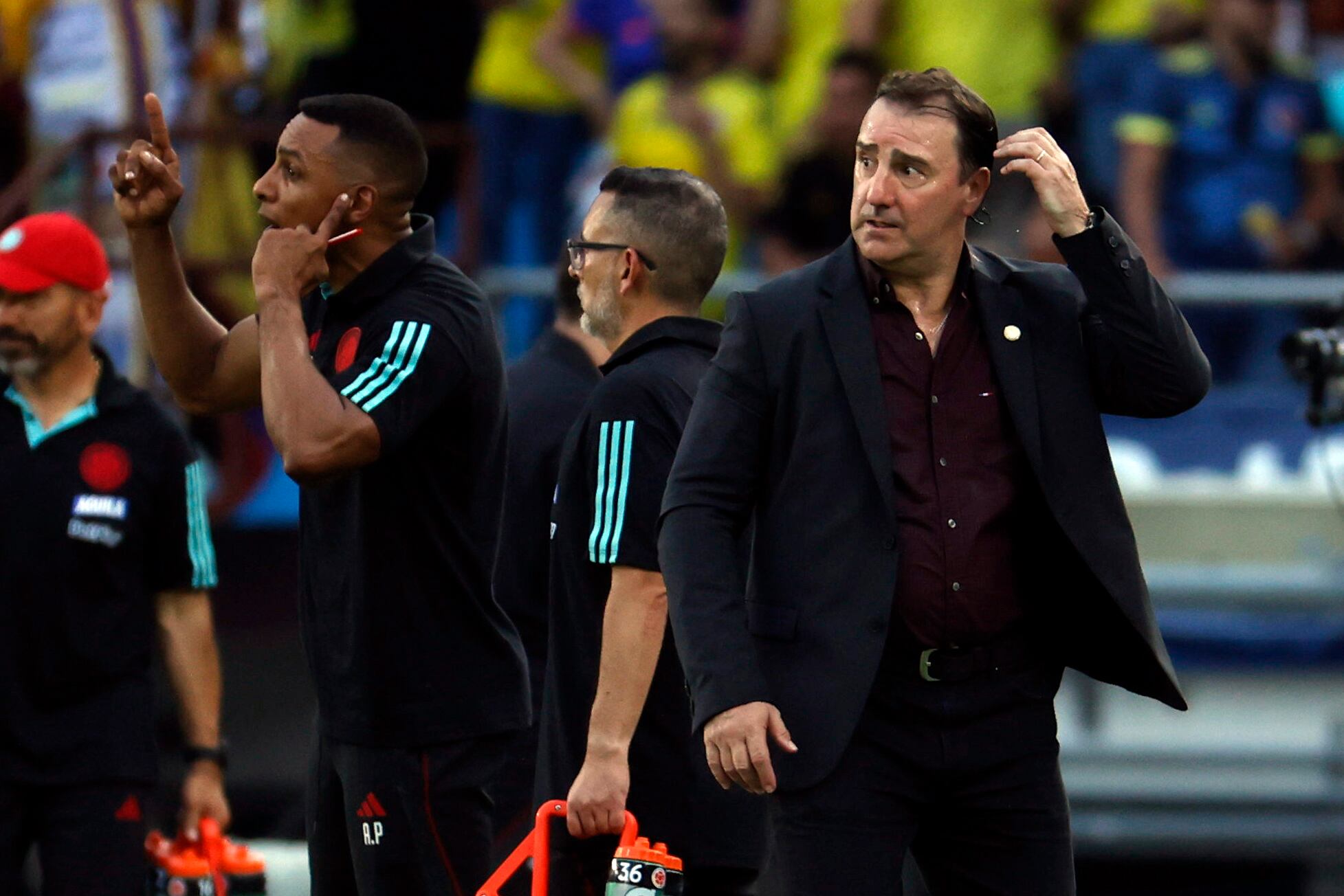 El seleccionador Néstor Lorenzo en un partido de las Eliminatorias Sudamericanas para la Copa Mundial de Fútbol 2026 entre Colombia y Uruguay en el estadio Metropolitano en Barranquilla (Colombia). EFE/ Mauricio Dueñas Castañeda