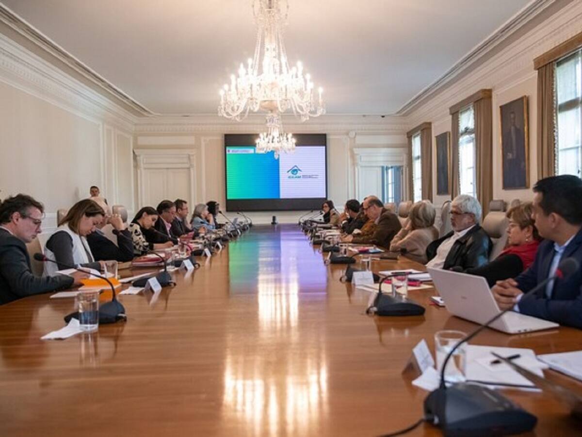 Primer retiro de Petro con sus ministros